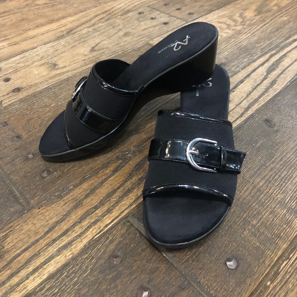 Black Aerosoles slide sandles